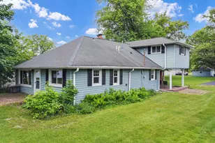 24315 Fairway Dr, Racine, WI 53139 - Photo 4