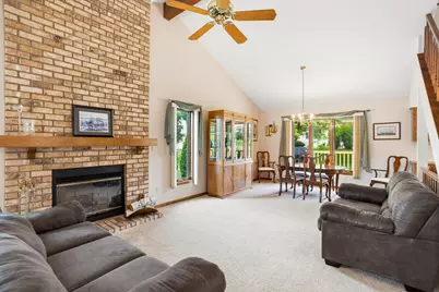 5413  Somerset Ln, Greenfield, WI 53221 - Photo 4
