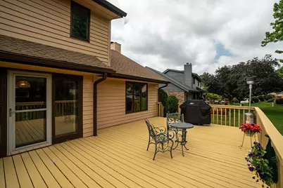 5413  Somerset Ln, Greenfield, WI 53221 - Photo 32