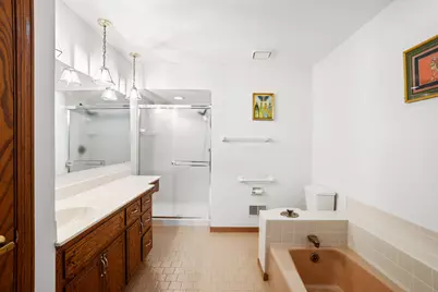 5413  Somerset Ln, Greenfield, WI 53221 - Photo 18