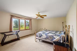 5413 Somerset Ln, Greenfield, WI 53221 - Photo 26