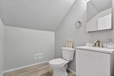 3609 N 25th Pl, Milwaukee, WI 53206 - Photo 12
