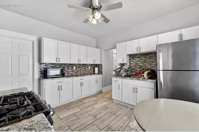 3609 N 25th Pl, Milwaukee, WI 53206 - Photo 8