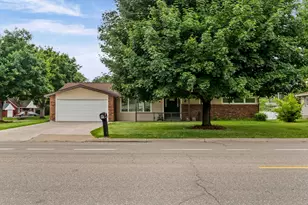 2720 32nd St, La Crosse, WI 54601 - Photo 2