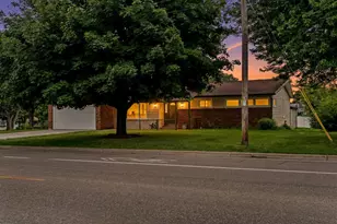 2720 32nd St, La Crosse, WI 54601 - Photo 2