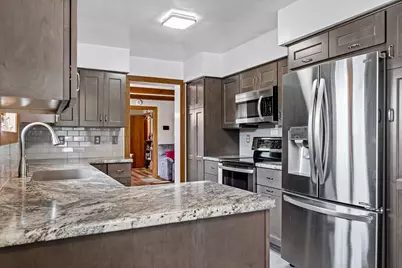 2720 S 32nd St, La Crosse, WI 54601 - Photo 12