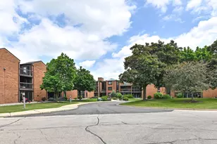 6100 W Stone Hedge Dr, Greenfield, WI 53220 - Photo 1