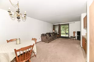 6100 W Stone Hedge Dr, Greenfield, WI 53220 - Photo 6