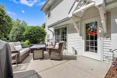 6060 S Crosswinds Dr #7, Cudahy, WI 53110 - Photo 2