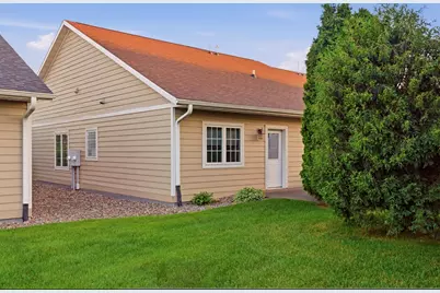 1321  Barson Pl #50, Onalaska, WI 54650 - Photo 4