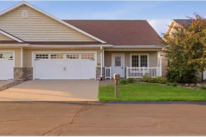 1321  Barson Pl #50, Onalaska, WI 54650 - Photo 2