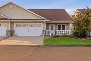 1321 Barson Pl, Onalaska, WI 54650 - Photo 2