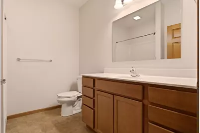 1321  Barson Pl #50, Onalaska, WI 54650 - Photo 10