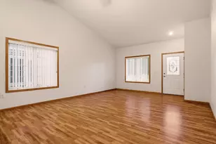 1321 Barson Pl, Onalaska, WI 54650 - Photo 6