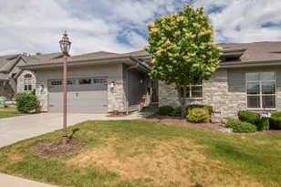 1207 Woodland Hills Dr, Waukesha, WI 53188 - Photo 2