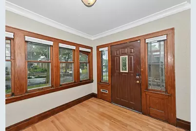 4131 N 16th St, Milwaukee, WI 53209 - Photo 2