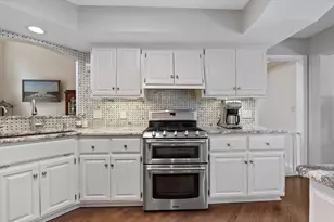 2809 Killarney Ct, West Bend, WI 53095 - Photo 10