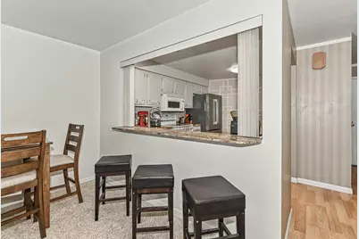 2525 S Shore Dr #15B, Milwaukee, WI 53207 - Photo 10