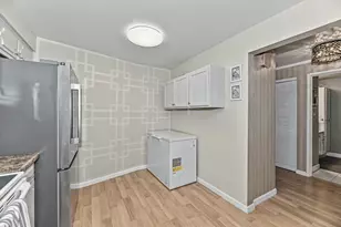 2525 S Shore Dr, Milwaukee, WI 53207 - Photo 12