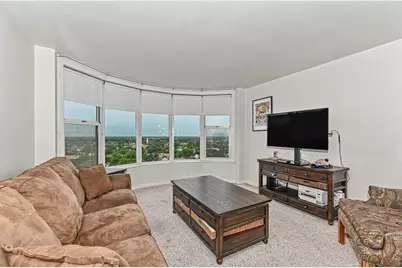 2525 S Shore Dr #15B, Milwaukee, WI 53207 - Photo 8
