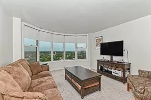 2525 S Shore Dr, Milwaukee, WI 53207 - Photo 8