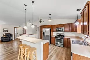 W1401 Stoney Brook Ct, Ixonia, WI 53036 - Photo 10