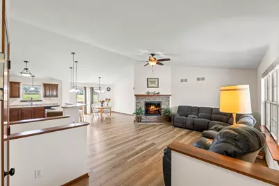 W1401  Stoney Brook Ct, Ixonia, WI 53036 - Photo 4