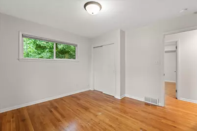 5314 W Calumet Rd, Milwaukee, WI 53223 - Photo 8