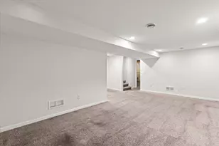 5314 W Calumet Rd, Milwaukee, WI 53223 - Photo 22