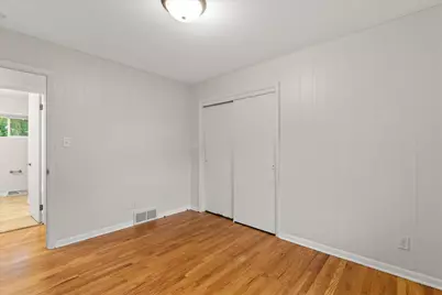 5314 W Calumet Rd, Milwaukee, WI 53223 - Photo 10