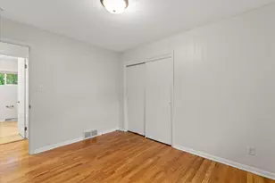5314 W Calumet Rd, Milwaukee, WI 53223 - Photo 10