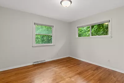 5314 W Calumet Rd, Milwaukee, WI 53223 - Photo 18