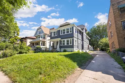 4266 W Highland Blvd #4268, Milwaukee, WI 53208 - Photo 2