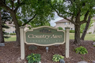 4835  Easy St #11, Delafield, WI 53029 - Photo 2