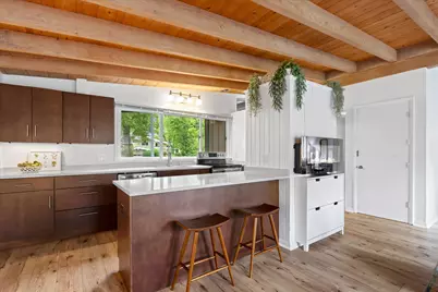 7337 N Seneca Rd, Fox Point, WI 53217 - Photo 8
