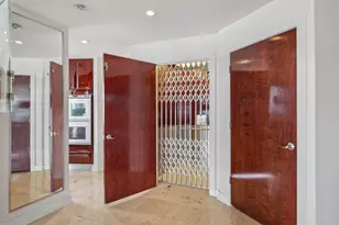 545 E Wells St, Milwaukee, WI 53202 - Photo 14