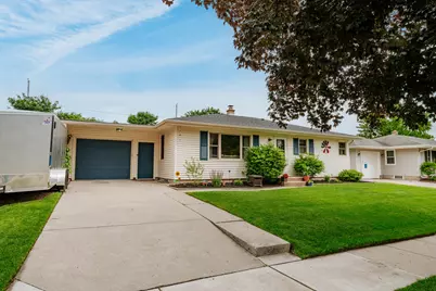 332 S Kendrick Ave, Burlington, WI 53105 - Photo 2