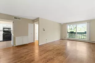 3635 N Tucker Pl, Milwaukee, WI 53222 - Photo 4