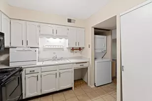 3635 N Tucker Pl, Milwaukee, WI 53222 - Photo 16