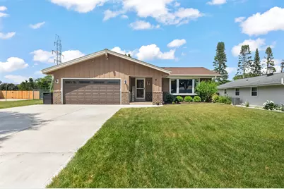 7880 W Plainfield Ave, Greenfield, WI 53220 - Photo 2