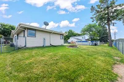 7880 W Plainfield Ave, Greenfield, WI 53220 - Photo 32