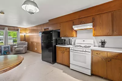 418 S Braun Ave, Jefferson, WI 53549 - Photo 8
