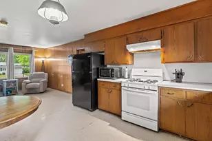 418 S Braun Ave, Jefferson, WI 53549 - Photo 8