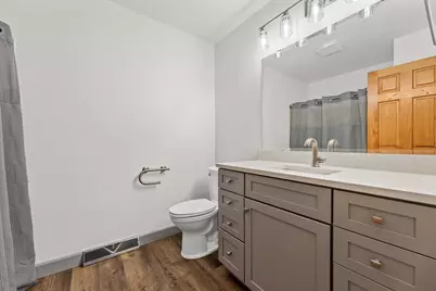 3706 S 157th St, New Berlin, WI 53151 - Photo 10