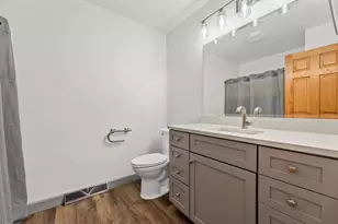 3706 S 157th St, New Berlin, WI 53151 - Photo 10