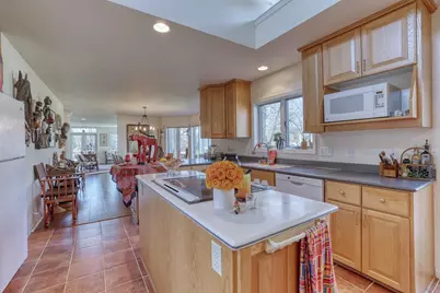 W304N2356 N Westwind Dr #6A, Delafield, WI 53072 - Photo 6