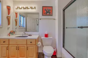 W304N2356 N Westwind Dr, Delafield, WI 53072 - Photo 14