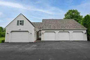 2502 W Norway Dr, Mequon, WI 53092 - Photo 36