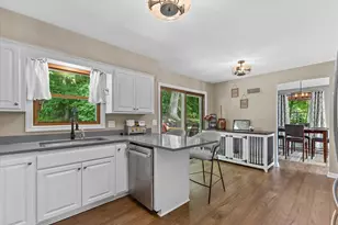 W290S2811 Carmarthen Dr, Genesee, WI 53188 - Photo 4
