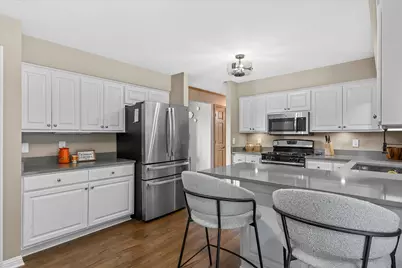W290S2811  Carmarthen Dr, Genesee, WI 53188 - Photo 8